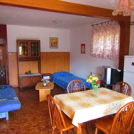 Apartament One-bedroom In Pula V *